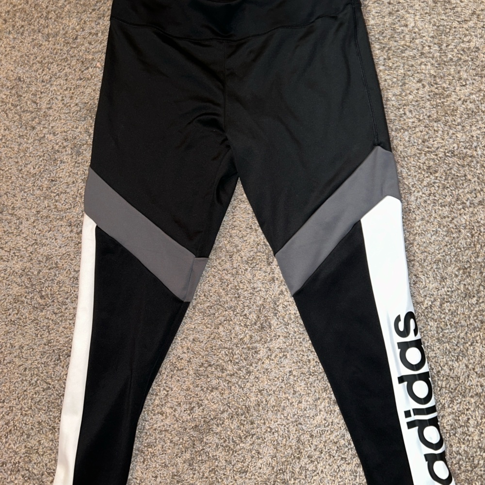 Black and white high waisted leggings